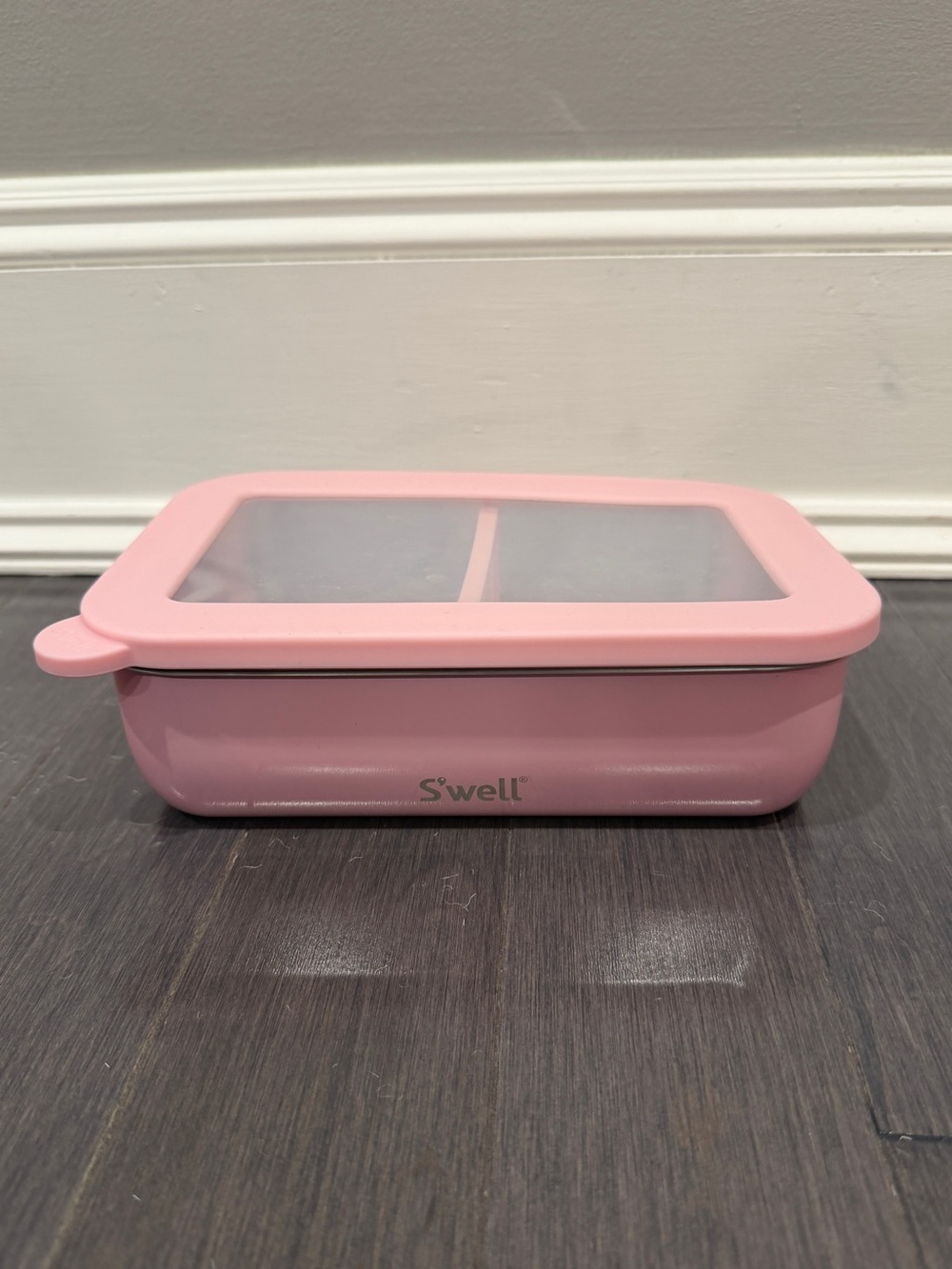 NWOT S'well Pink Divided Meal Prep Container with Clear Lid Metal & Silicone